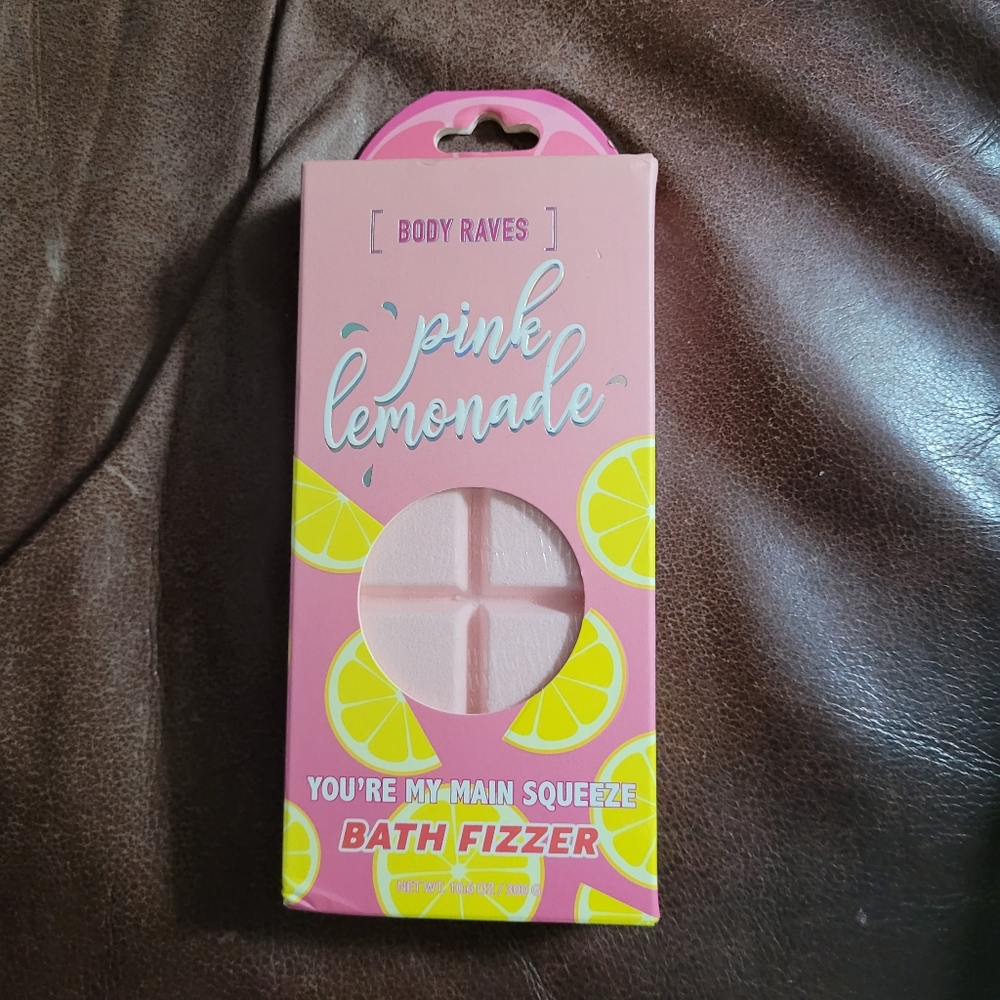 Body Raves Pink Lemonade Bath Fizzer